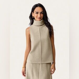 NWT OGL SPLIT HEM TURTLE NECK